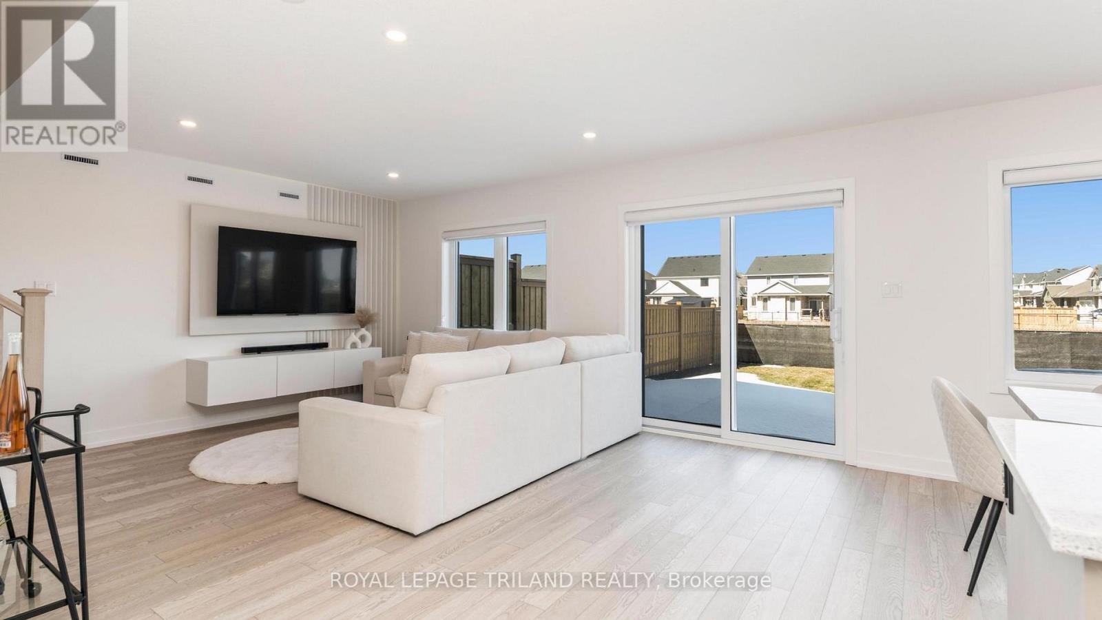 131 Empire Parkway, St. Thomas, Ontario  N5R 0N5 - Photo 7 - X12839868