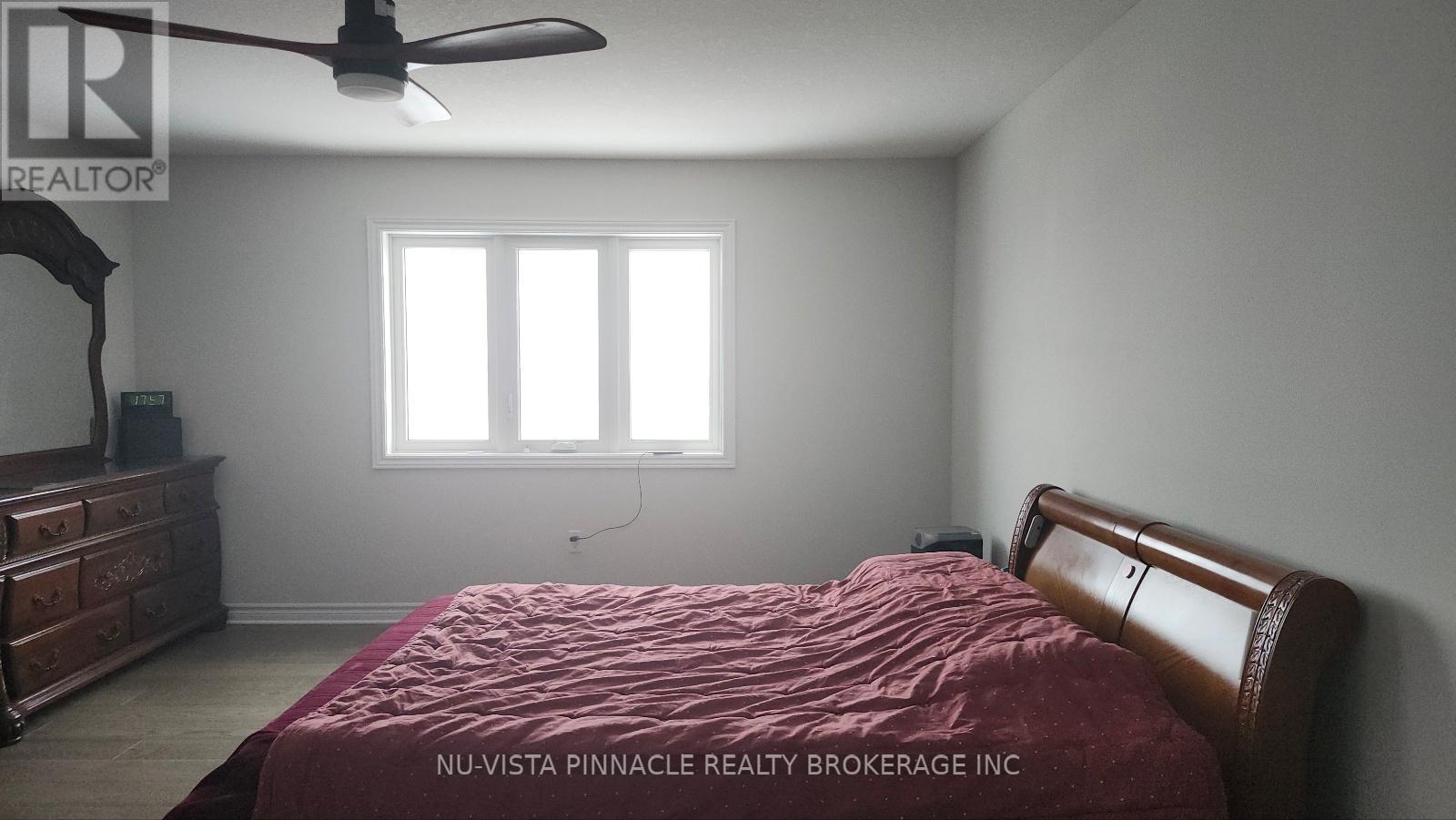 1924 Trailsway Drive, London South, Ontario  N6K 0K7 - Photo 11 - X12839934