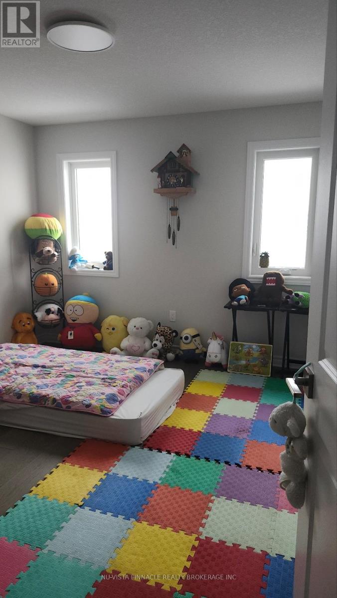 1924 Trailsway Drive, London South, Ontario  N6K 0K7 - Photo 15 - X12839934