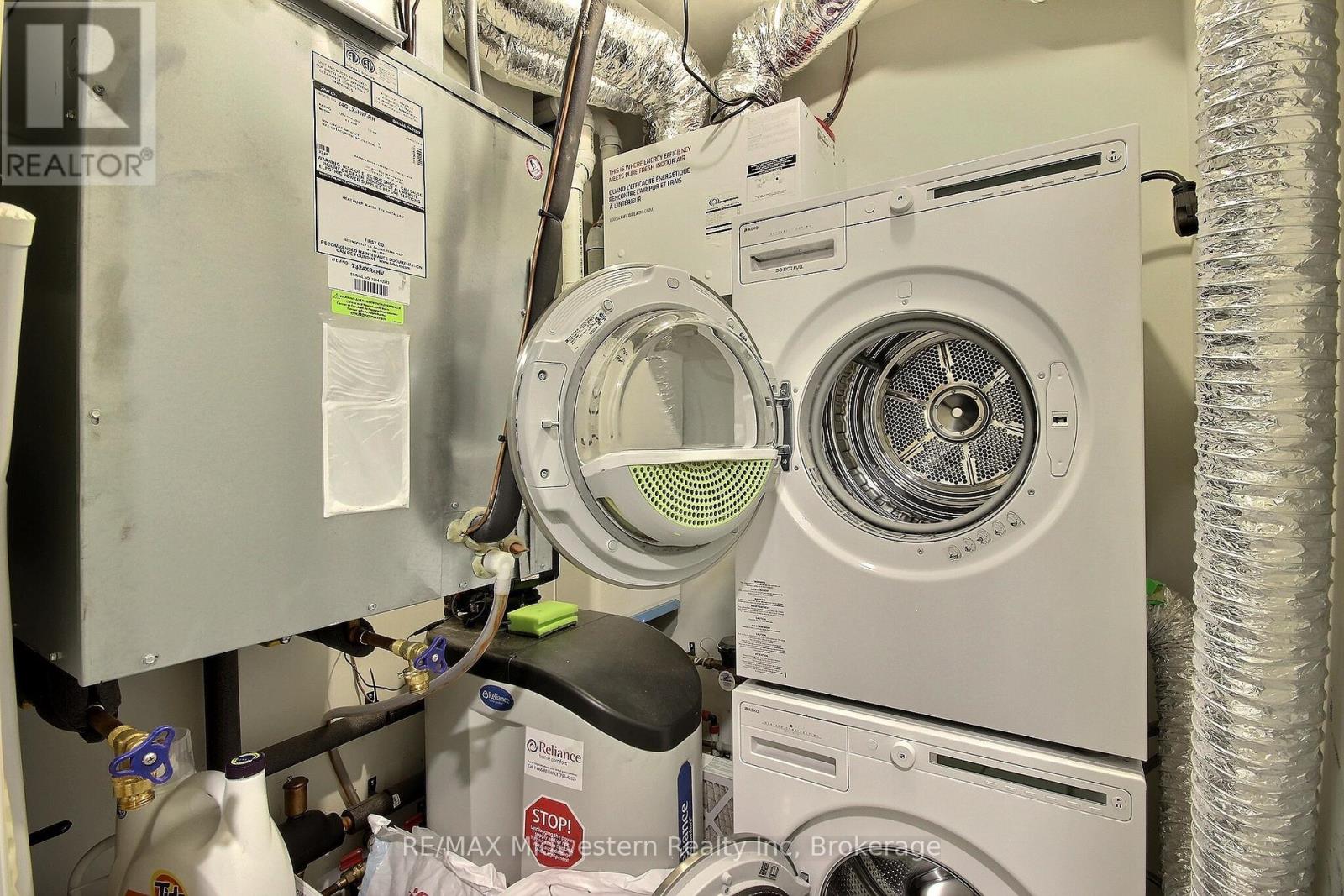 35 - 287 Chapel Hill Drive, Kitchener, Ontario  N2R 0S4 - Photo 10 - X12839972