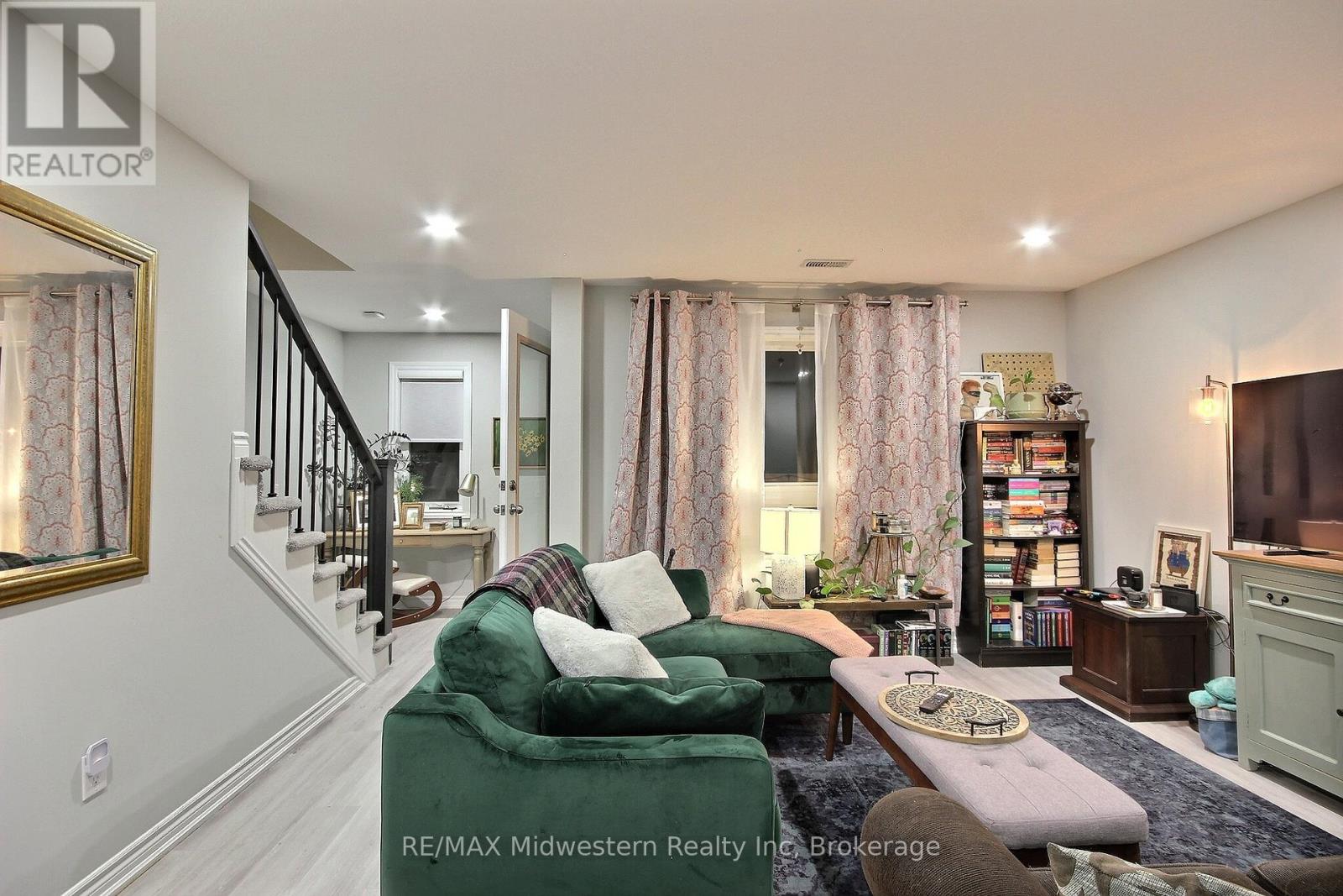 35 - 287 Chapel Hill Drive, Kitchener, Ontario  N2R 0S4 - Photo 14 - X12839972