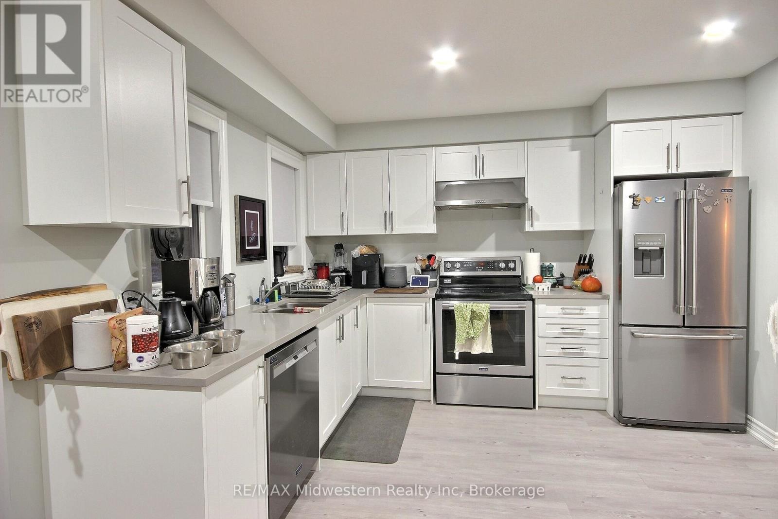 35 - 287 Chapel Hill Drive, Kitchener, Ontario  N2R 0S4 - Photo 5 - X12839972