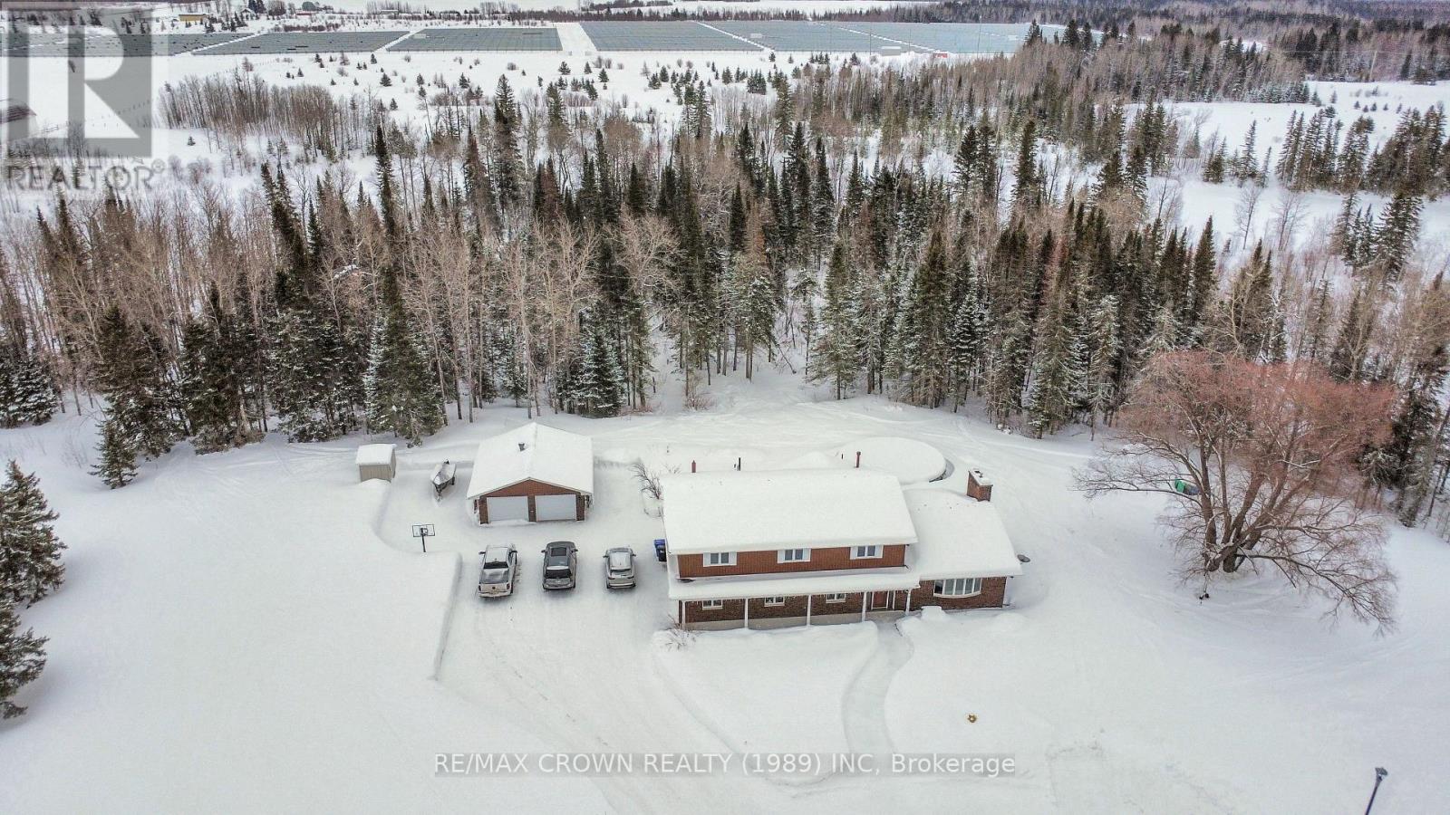 5 LAURIER PLACE, Hearst, Ontario