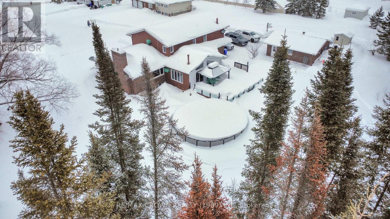 5 Laurier Place, Hearst, Ontario  P0L 1N0 - Photo 2 - T12839722