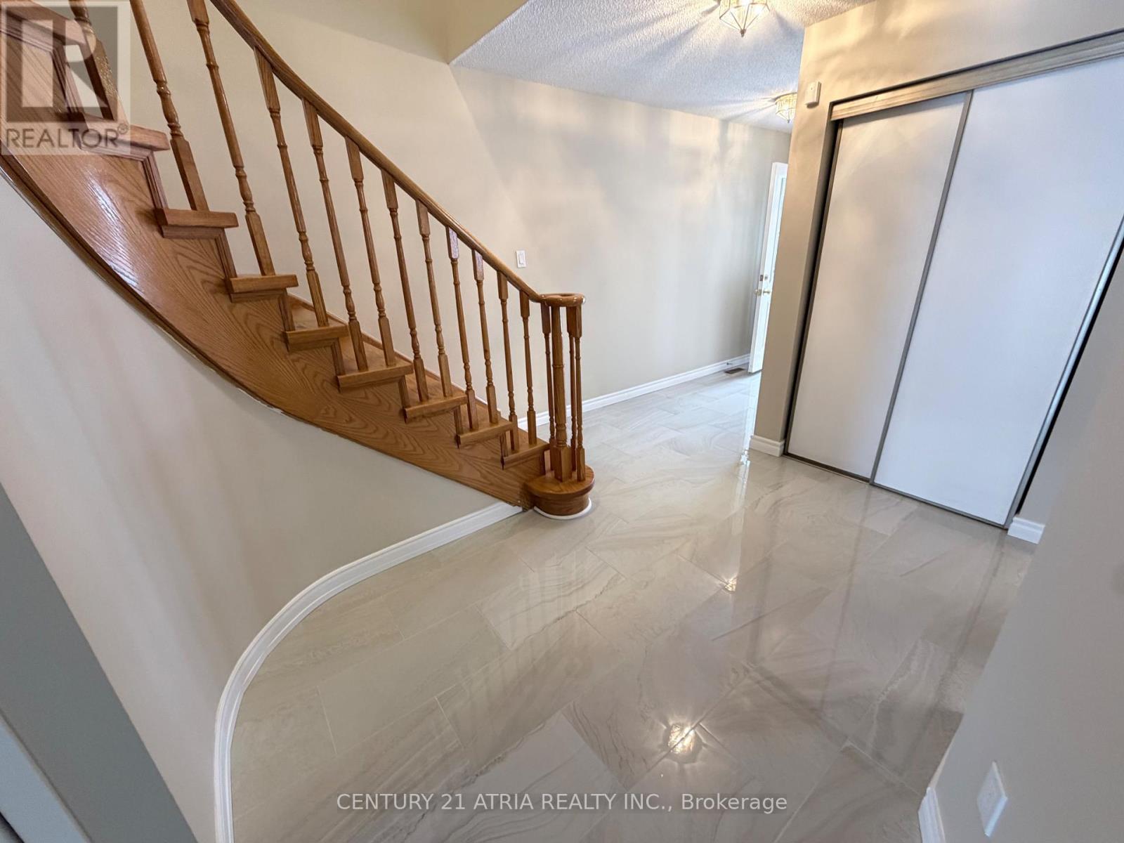 79 Maitland Drive, Markham, Ontario  L3R 4T6 - Photo 6 - N12829468