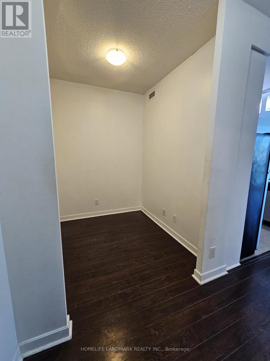 2203 - 18 Harbour Street, Toronto, Ontario  M5J 2Z6 - Photo 6 - C12839756