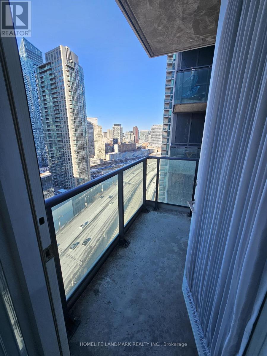 2203 - 18 Harbour Street, Toronto, Ontario  M5J 2Z6 - Photo 8 - C12839756