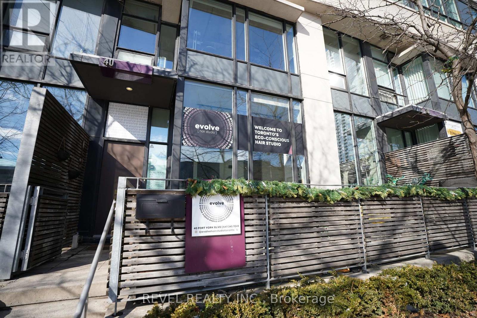G05 - 40 Fort York Boulevard, Toronto, Ontario  M5V 3Z3 - Photo 2 - C12839776