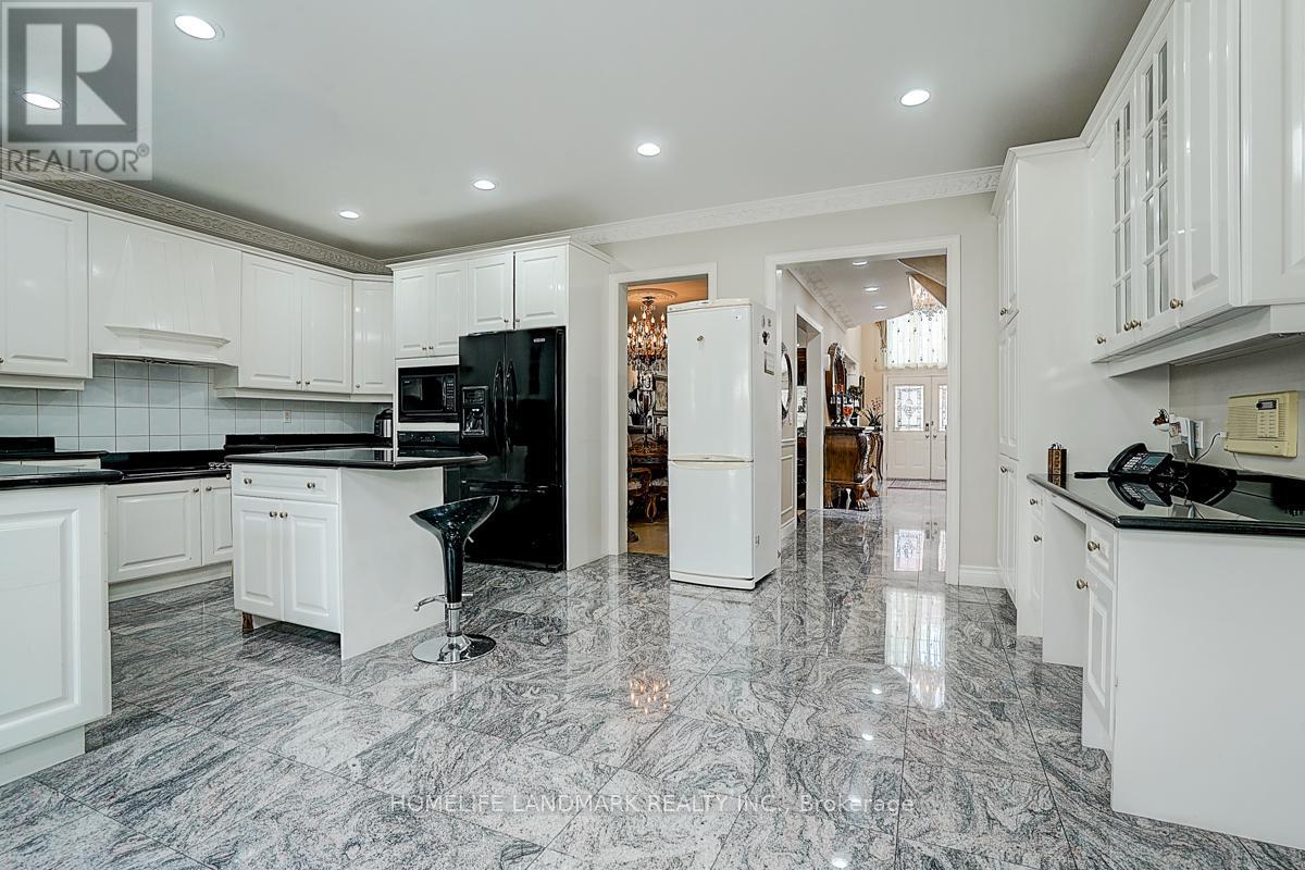 286 Hillcrest Avenue, Toronto, Ontario  M2N 3P4 - Photo 17 - C12839924