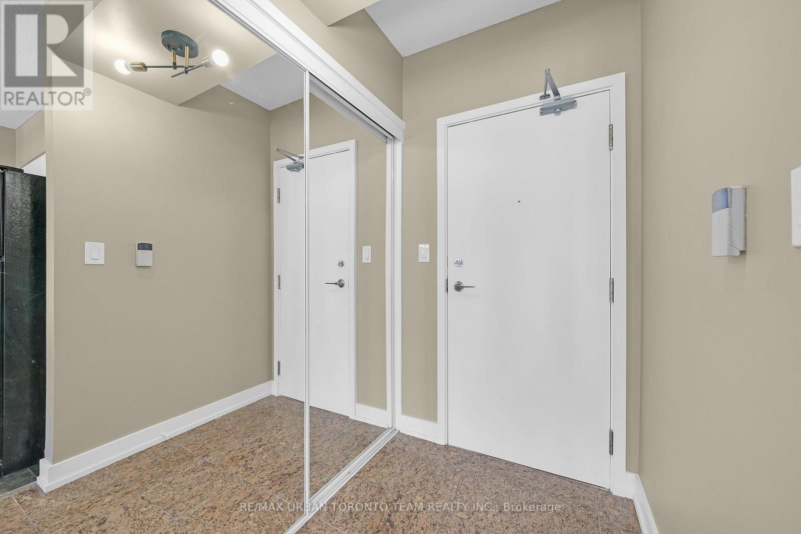 2909 - 5 Mariner Terrace, Toronto, Ontario  M5V 3V6 - Photo 2 - C12839986