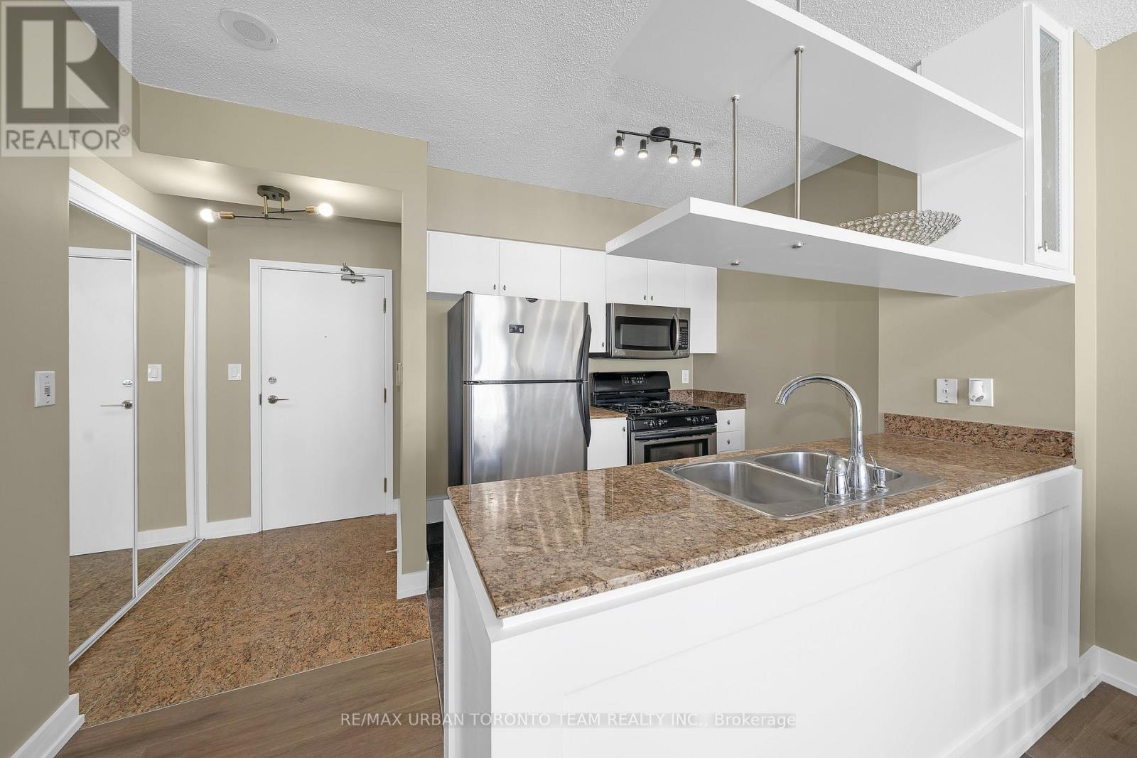 2909 - 5 Mariner Terrace, Toronto, Ontario  M5V 3V6 - Photo 5 - C12839986