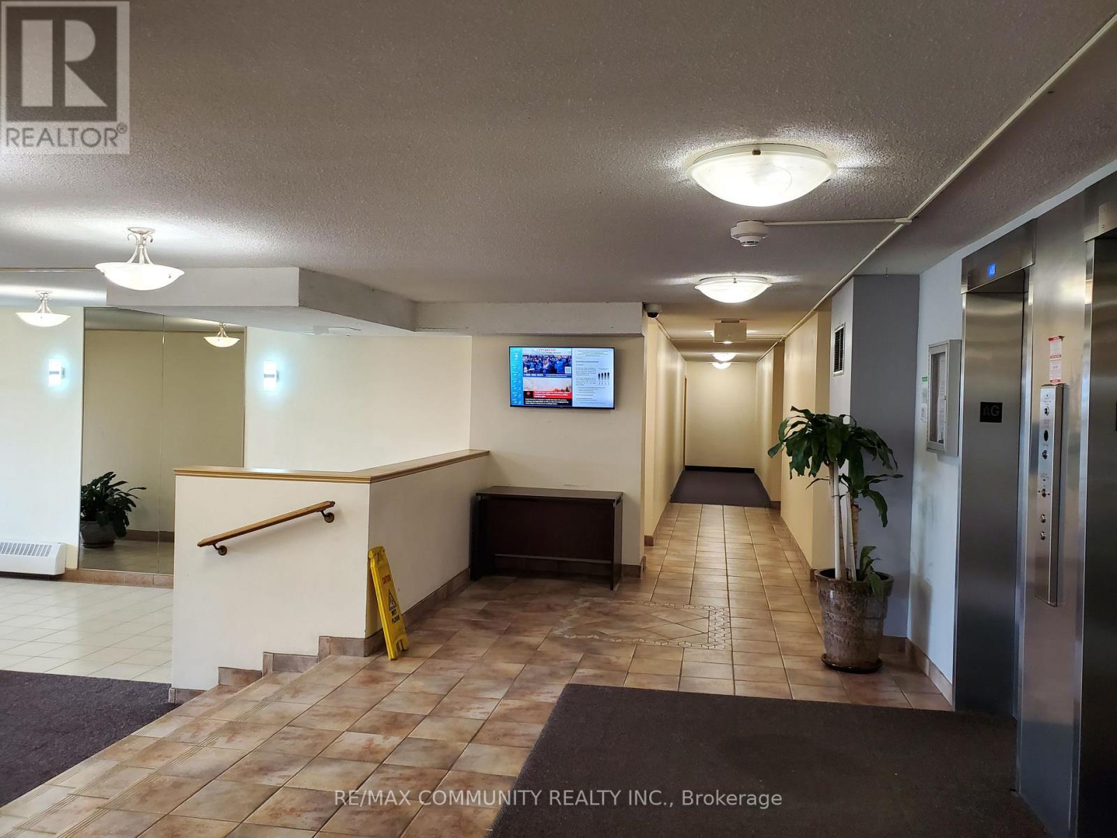 205 - 10 Tapscott Road, Toronto, Ontario  M1B 3L9 - Photo 3 - E12839784