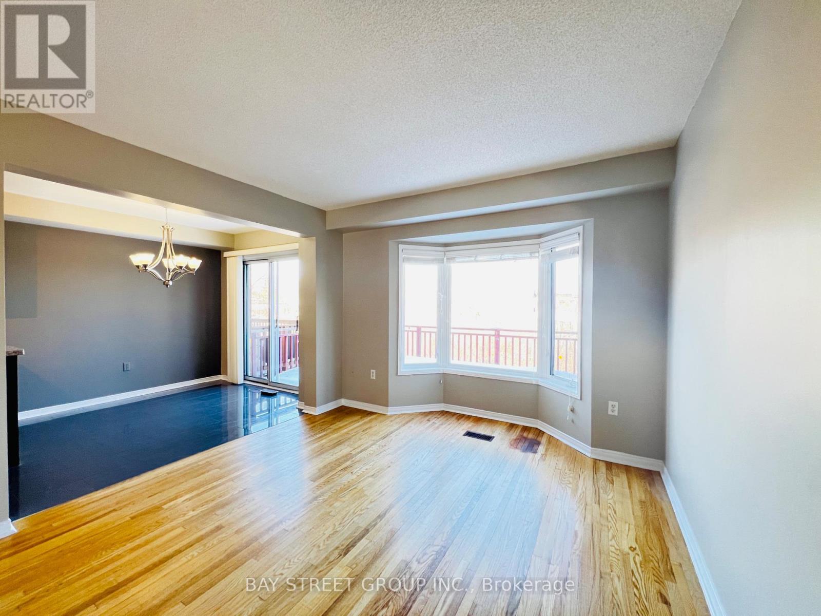 63 Royal Chapin Crescent, Richmond Hill, Ontario  L4S 2A7 - Photo 2 - N12839740