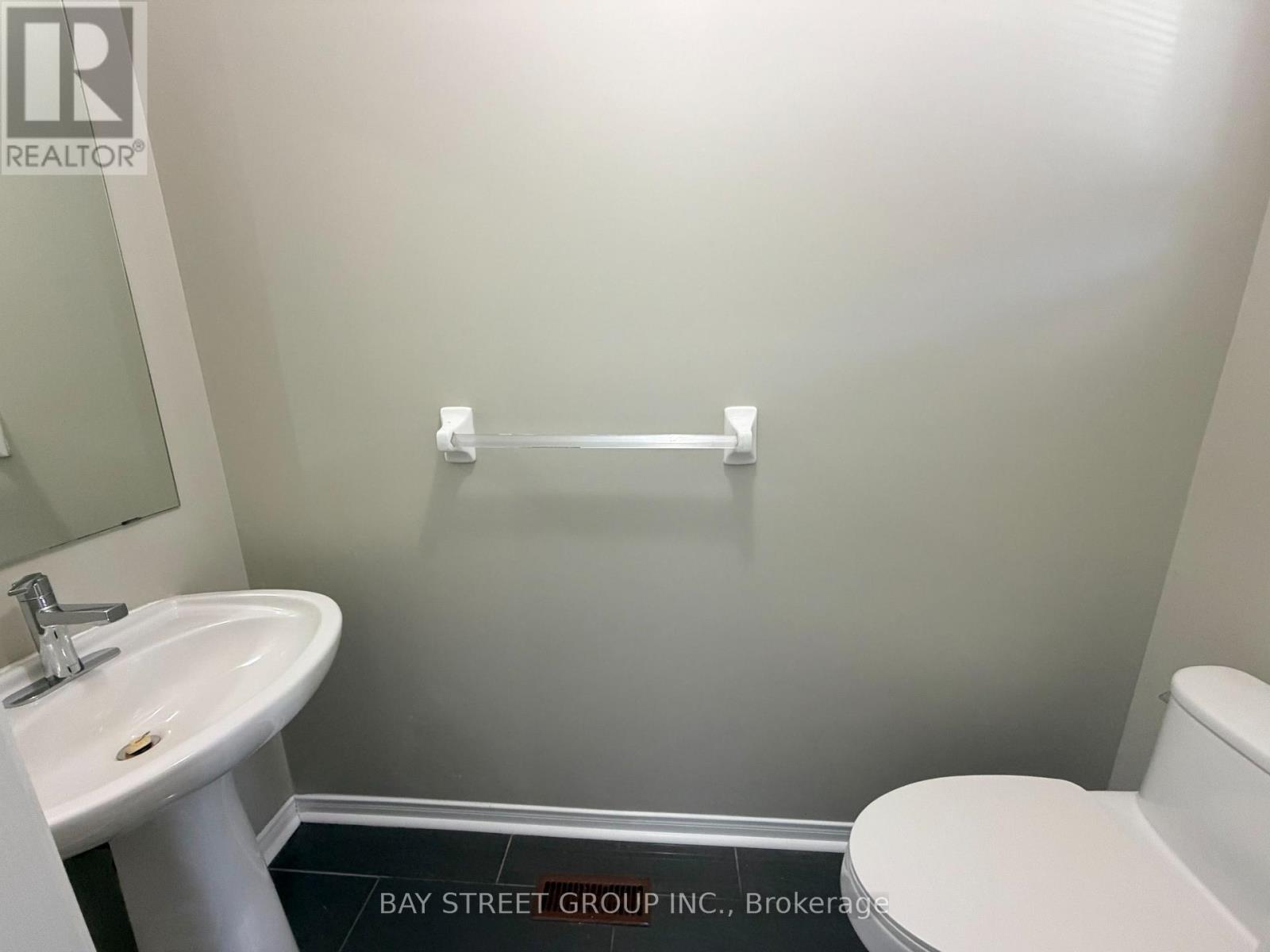 63 Royal Chapin Crescent, Richmond Hill, Ontario  L4S 2A7 - Photo 8 - N12839740