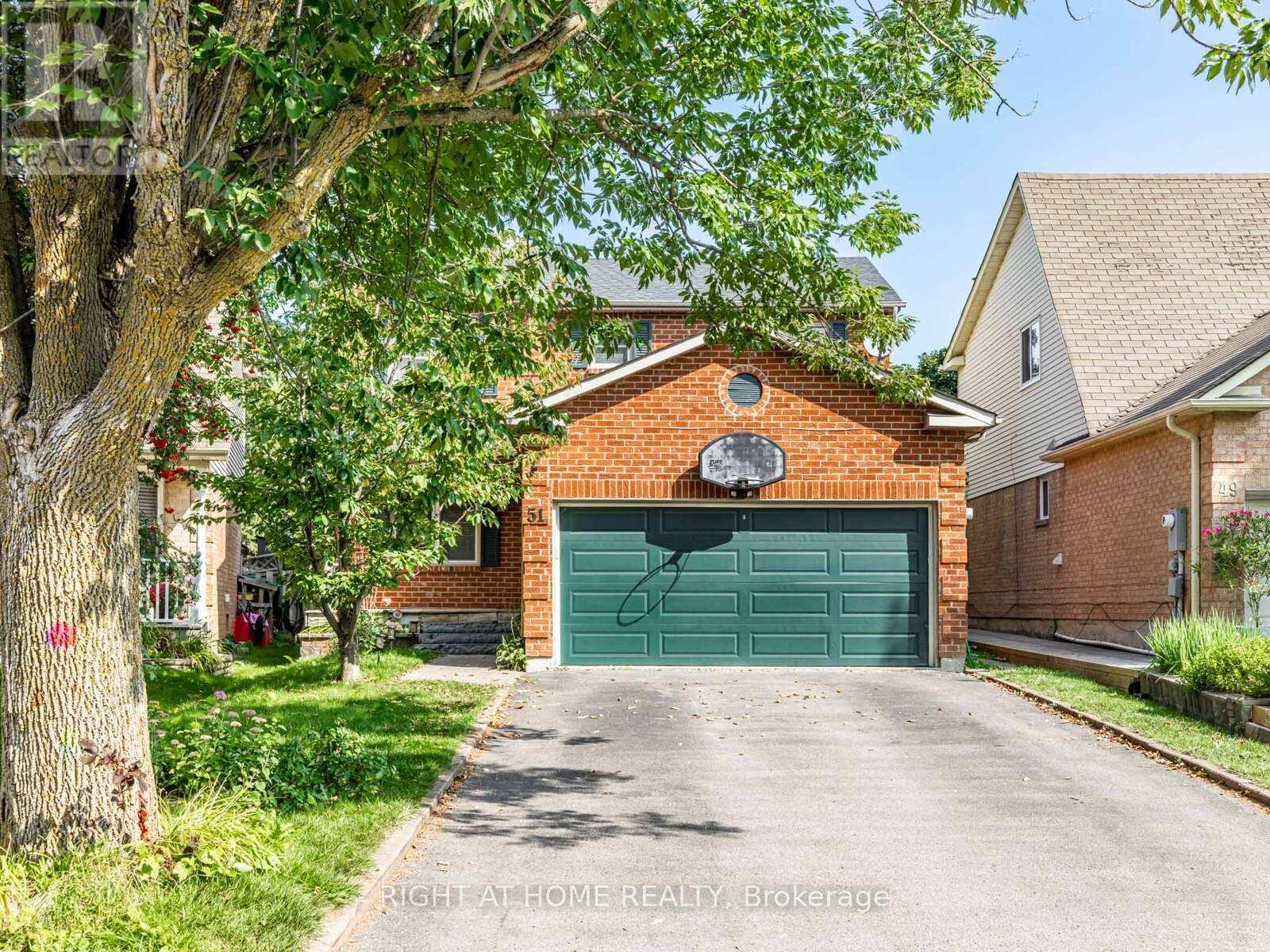 51 MOORCREST DRIVE, Aurora, Ontario