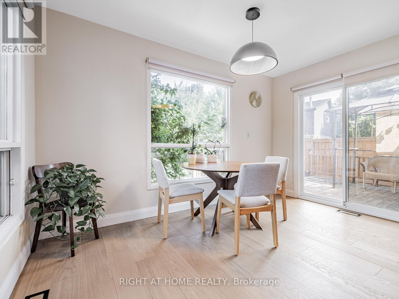 51 Moorcrest Drive, Aurora, Ontario  L4G 6C6 - Photo 10 - N12839796