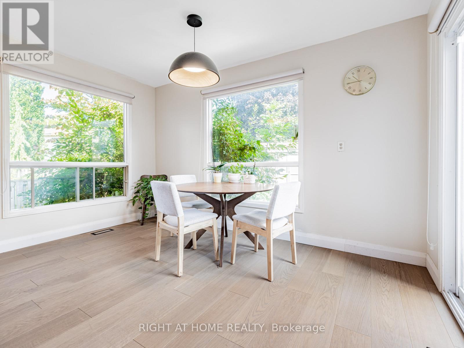 51 Moorcrest Drive, Aurora, Ontario  L4G 6C6 - Photo 11 - N12839796