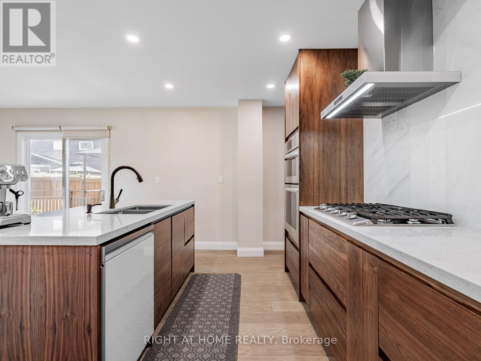 51 Moorcrest Drive, Aurora, Ontario  L4G 6C6 - Photo 17 - N12839796