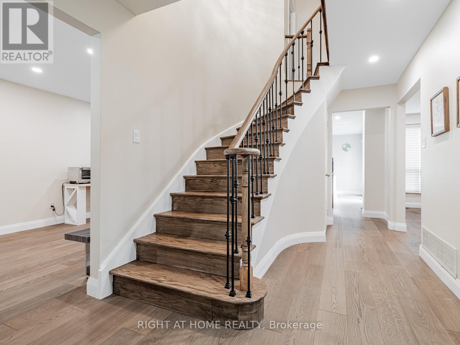 51 Moorcrest Drive, Aurora, Ontario  L4G 6C6 - Photo 20 - N12839796