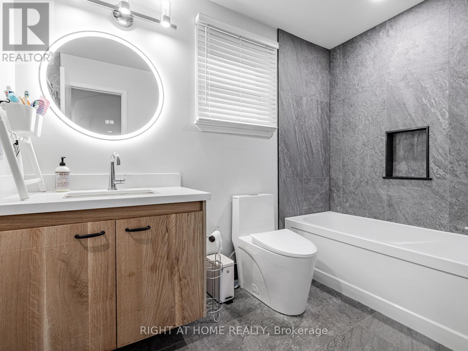 51 Moorcrest Drive, Aurora, Ontario  L4G 6C6 - Photo 23 - N12839796