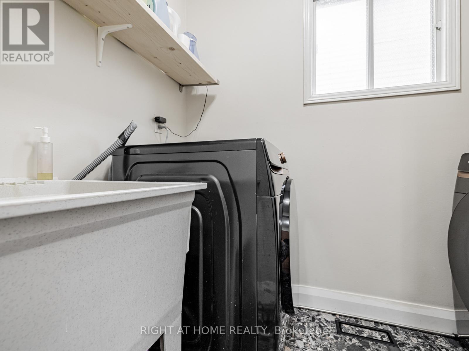 51 Moorcrest Drive, Aurora, Ontario  L4G 6C6 - Photo 28 - N12839796