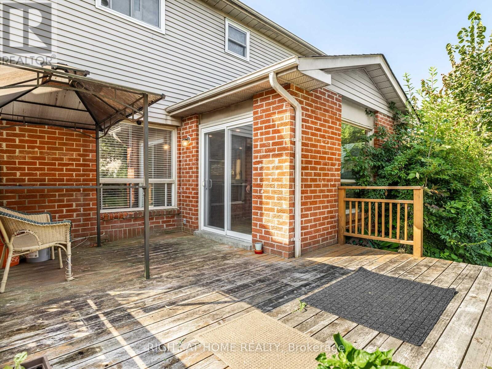 51 Moorcrest Drive, Aurora, Ontario  L4G 6C6 - Photo 34 - N12839796