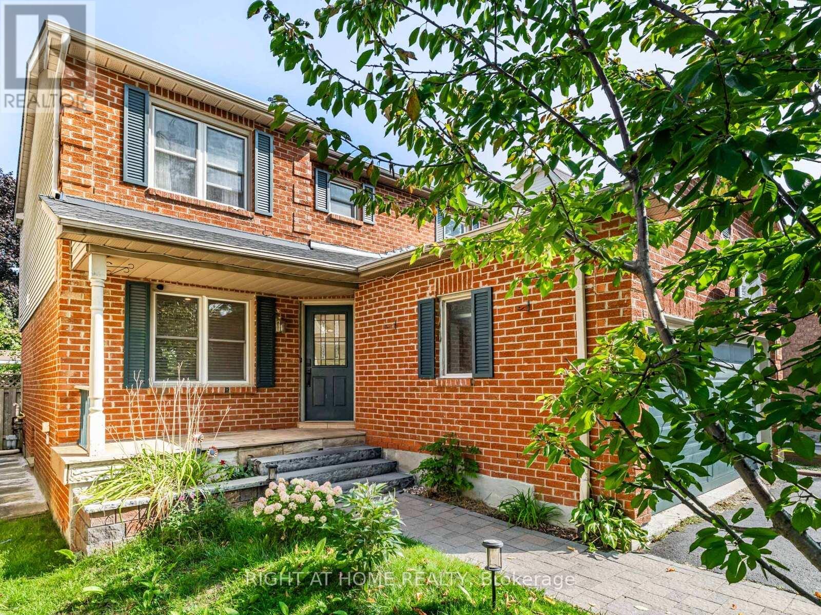 51 Moorcrest Drive, Aurora, Ontario  L4G 6C6 - Photo 4 - N12839796