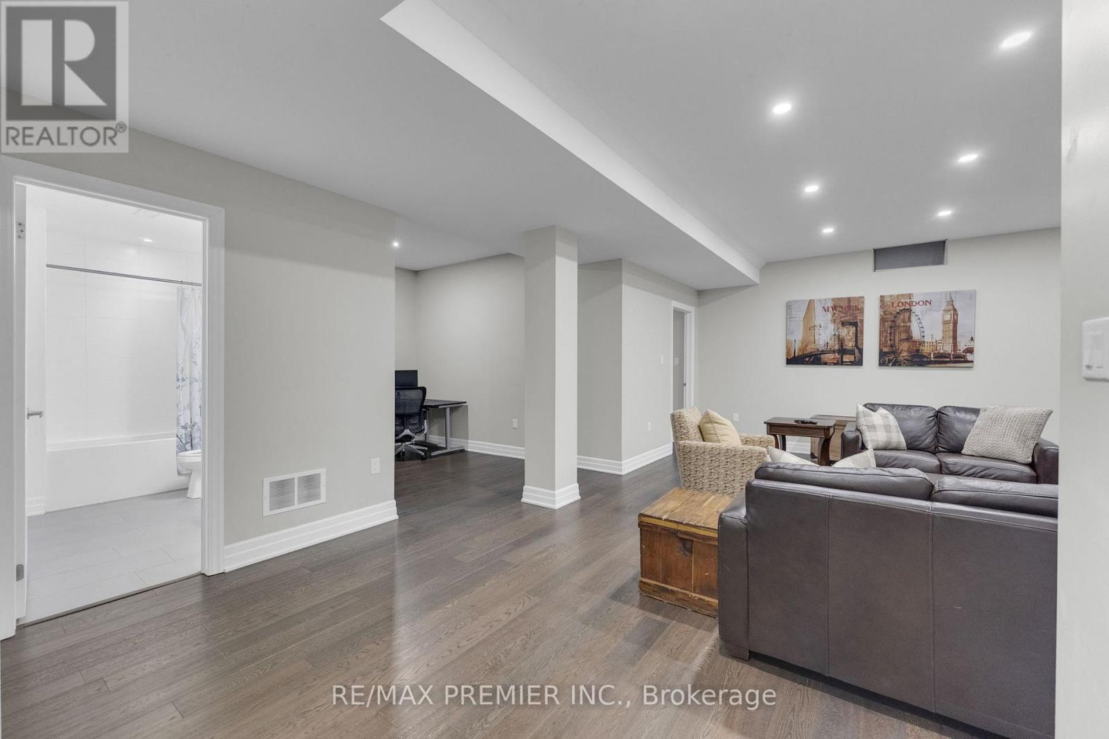 14 King Boulevard, King, Ontario  L7B 0P4 - Photo 36 - N12839816