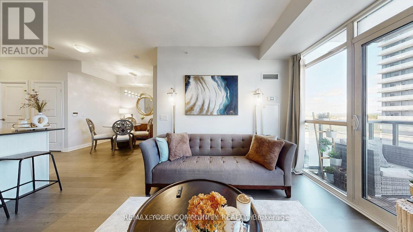 609 - 55 Oneida Crescent, Richmond Hill, Ontario  L4B 4T9 - Photo 5 - N12839920