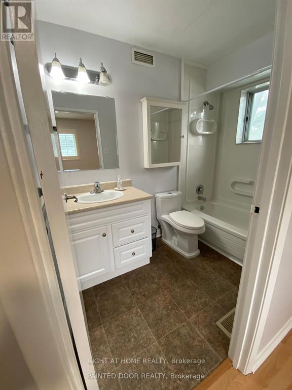 212 - 126 Bell Farm Road, Barrie, Ontario  L4M 6J3 - Photo 7 - S12839942