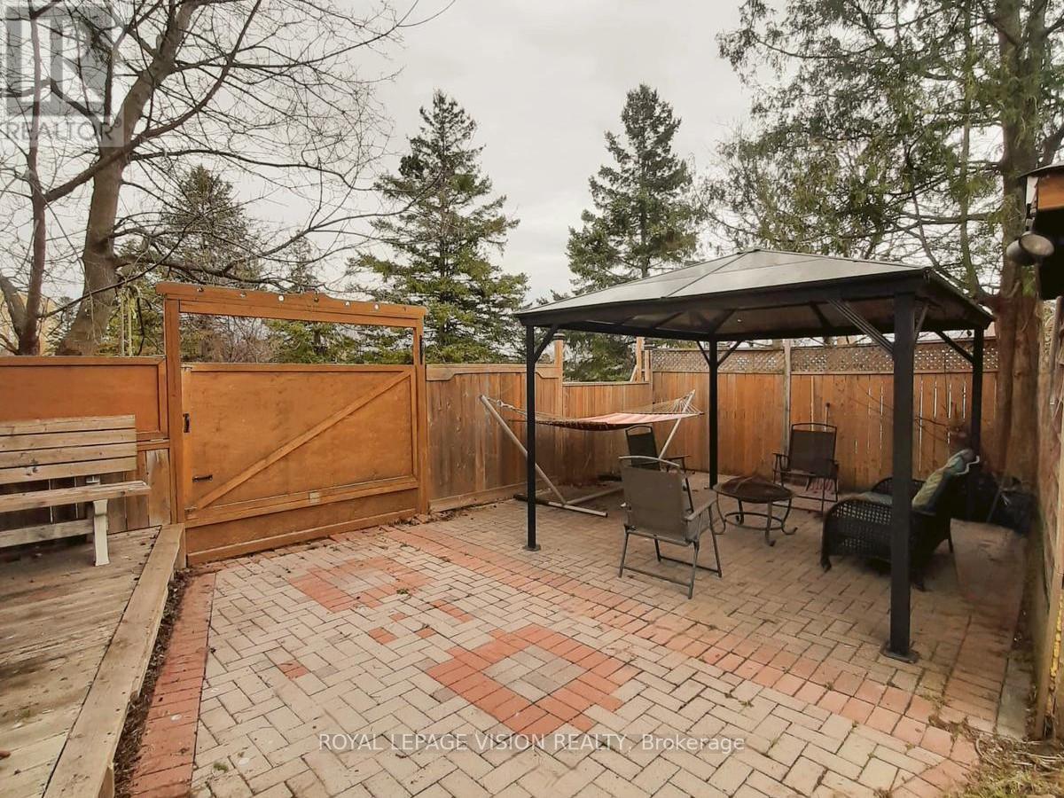 52 Ellendale Drive, Toronto, Ontario  M1P 1N5 - Photo 15 - E12828738