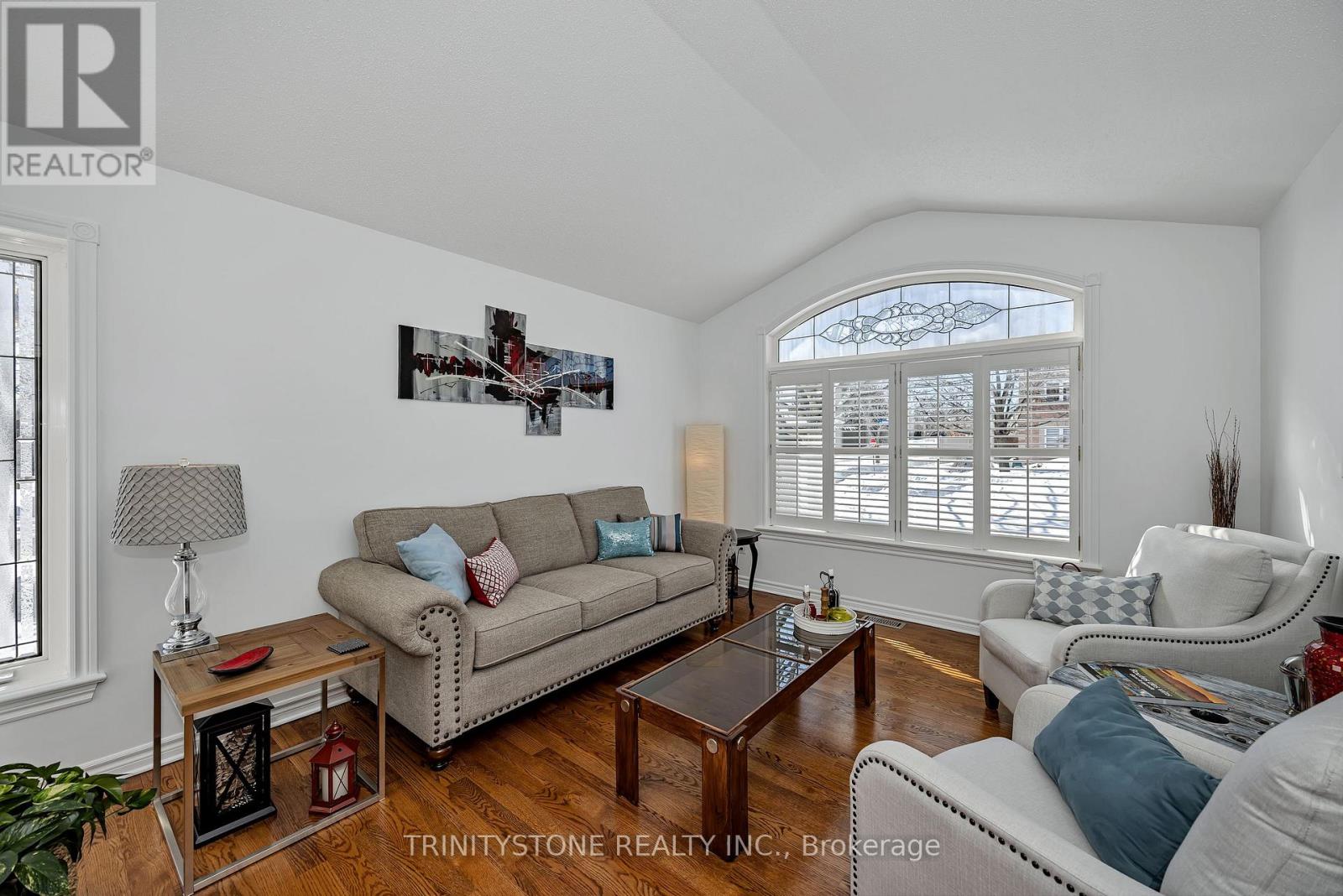 42 Heritage Grove Crescent, Ottawa, Ontario  K2S 1R2 - Photo 4 - X12839684