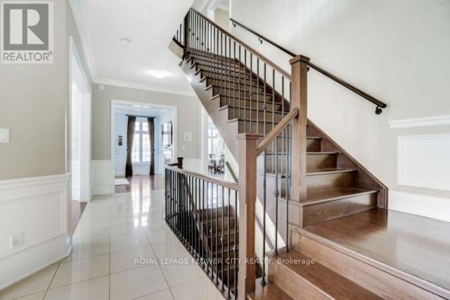 51 Degrey Drive, Brampton, Ontario  L6P 3X7 - Photo 5 - W12839712