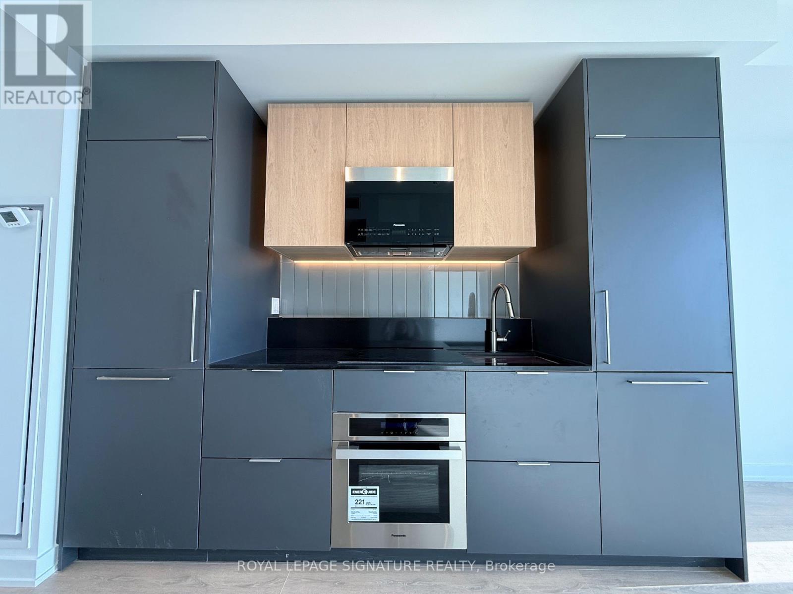 1410 - 1 Fairview Road, Mississauga, Ontario  L6A 4C6 - Photo 5 - W12839718