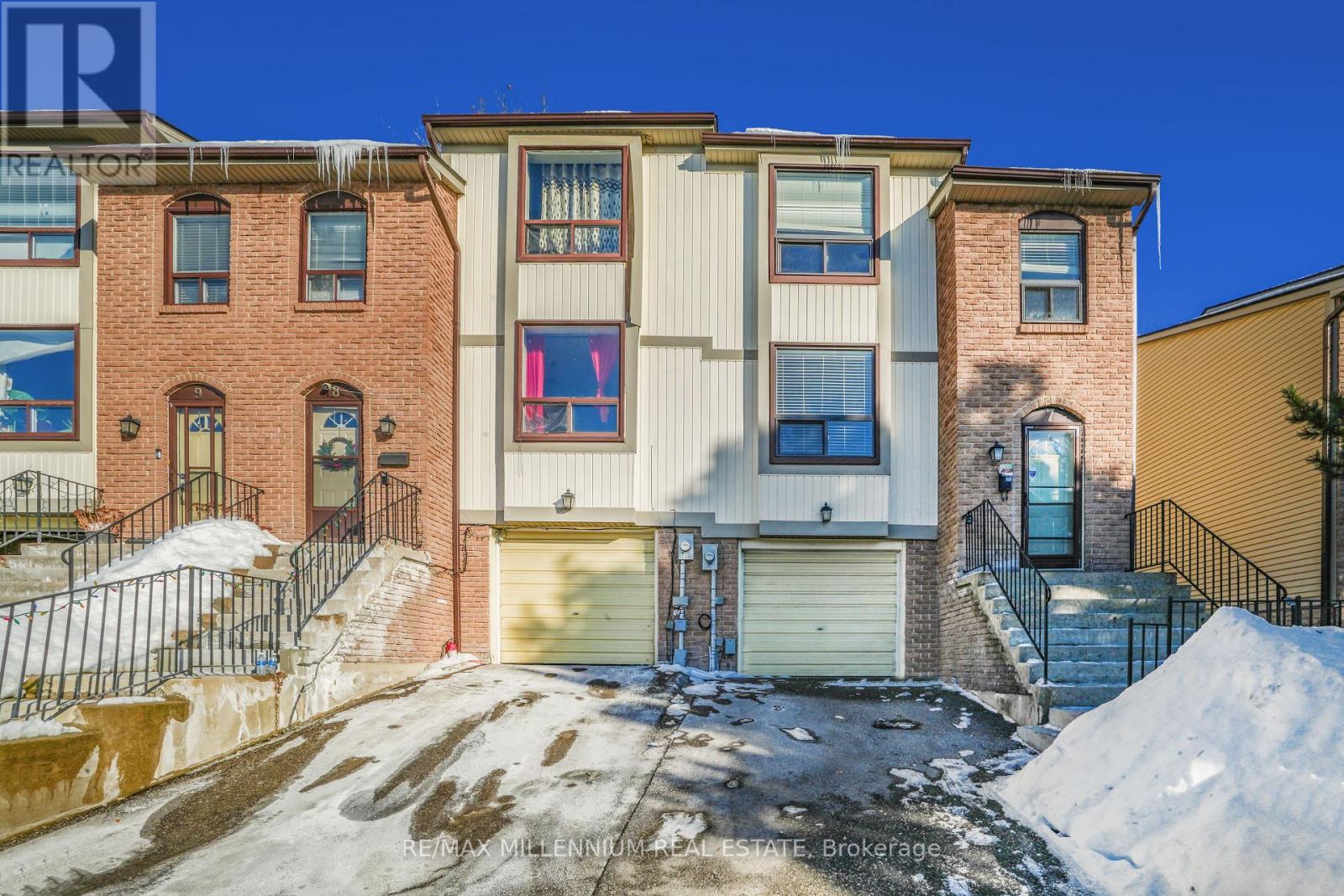 7 Mcmullen Crescent, Brampton, Ontario  L6S 3M2 - Photo 2 - W12839728