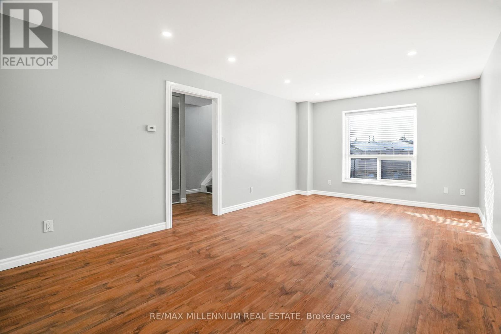 7 Mcmullen Crescent, Brampton, Ontario  L6S 3M2 - Photo 4 - W12839728