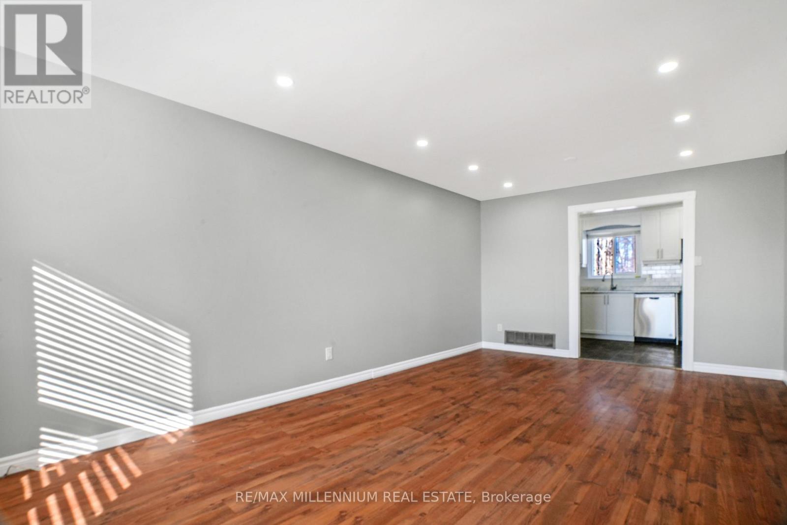 7 Mcmullen Crescent, Brampton, Ontario  L6S 3M2 - Photo 6 - W12839728