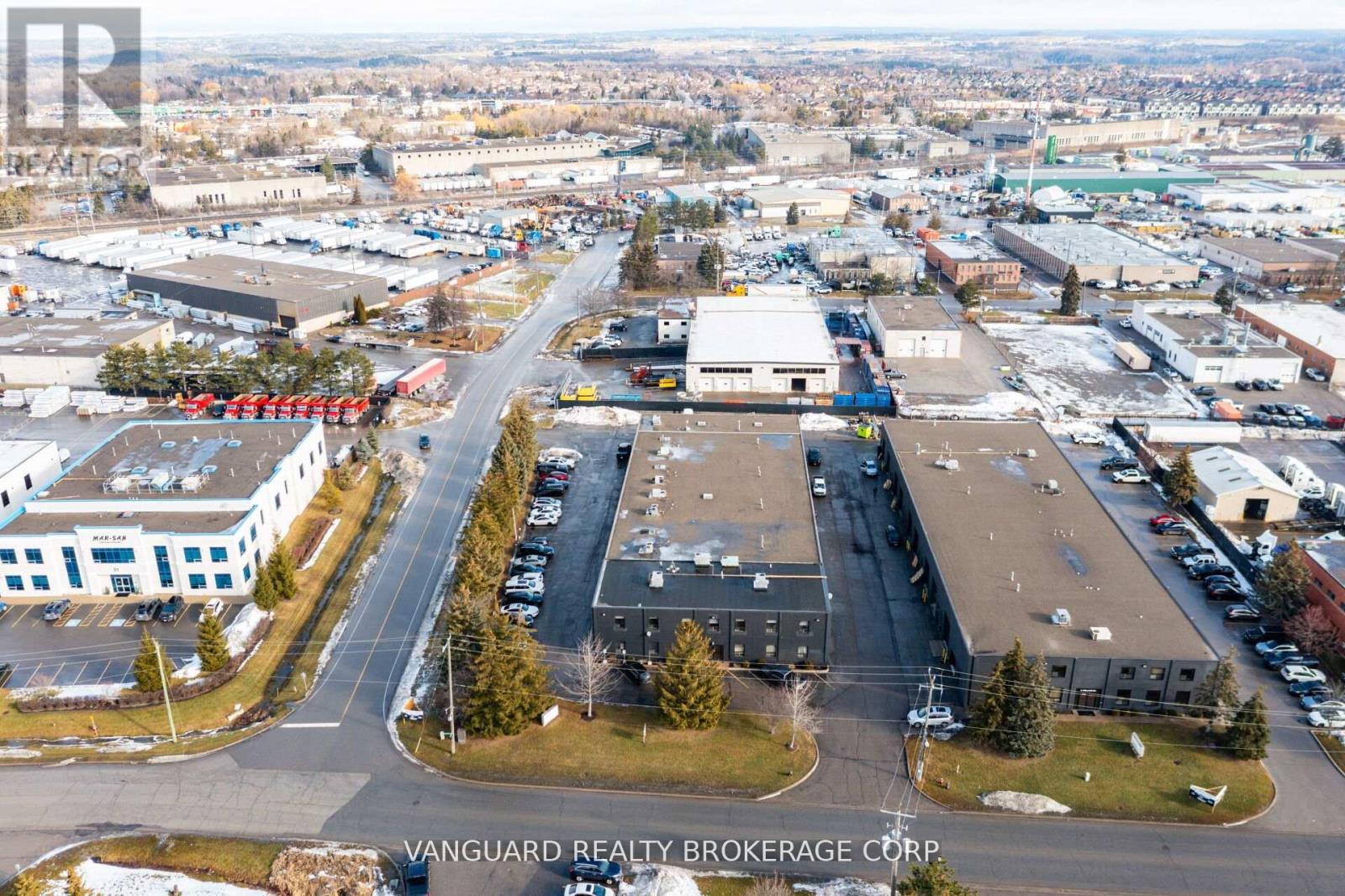 9 - 11 Holland Drive, Caledon, Ontario  L7E 1G7 - Photo 2 - W12839742