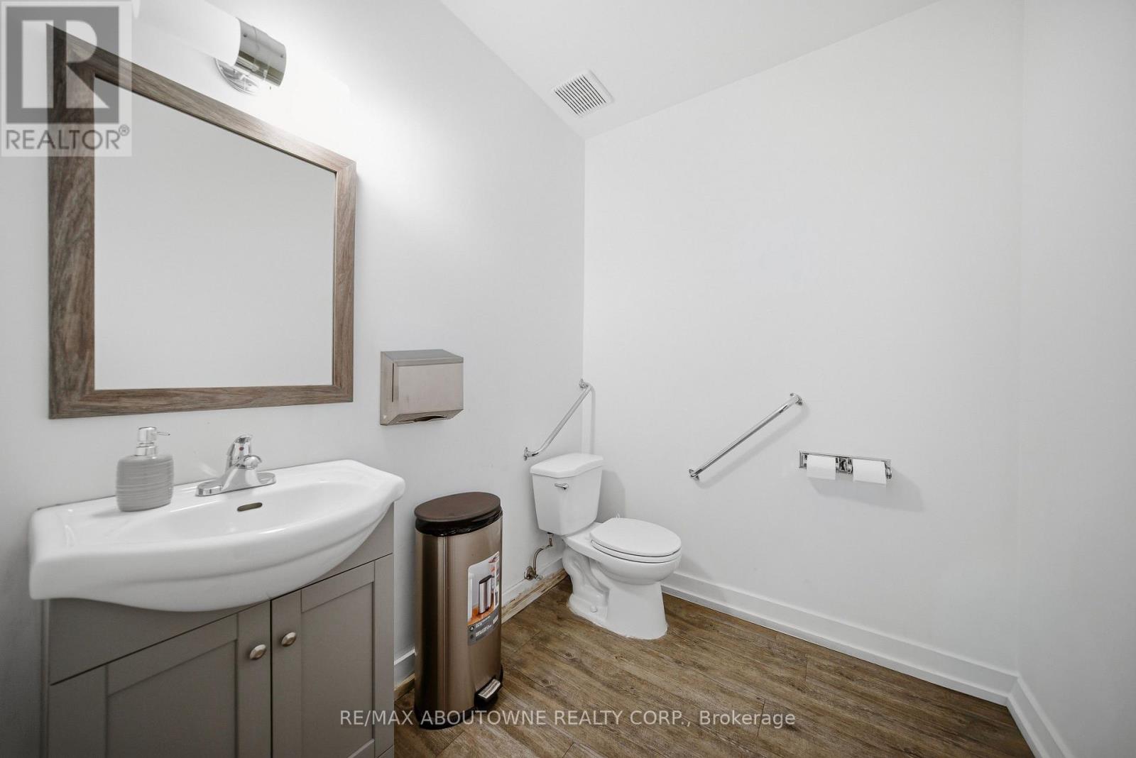 31 - 775 Pacific Road, Oakville, Ontario  L6L 6M4 - Photo 10 - W12839748