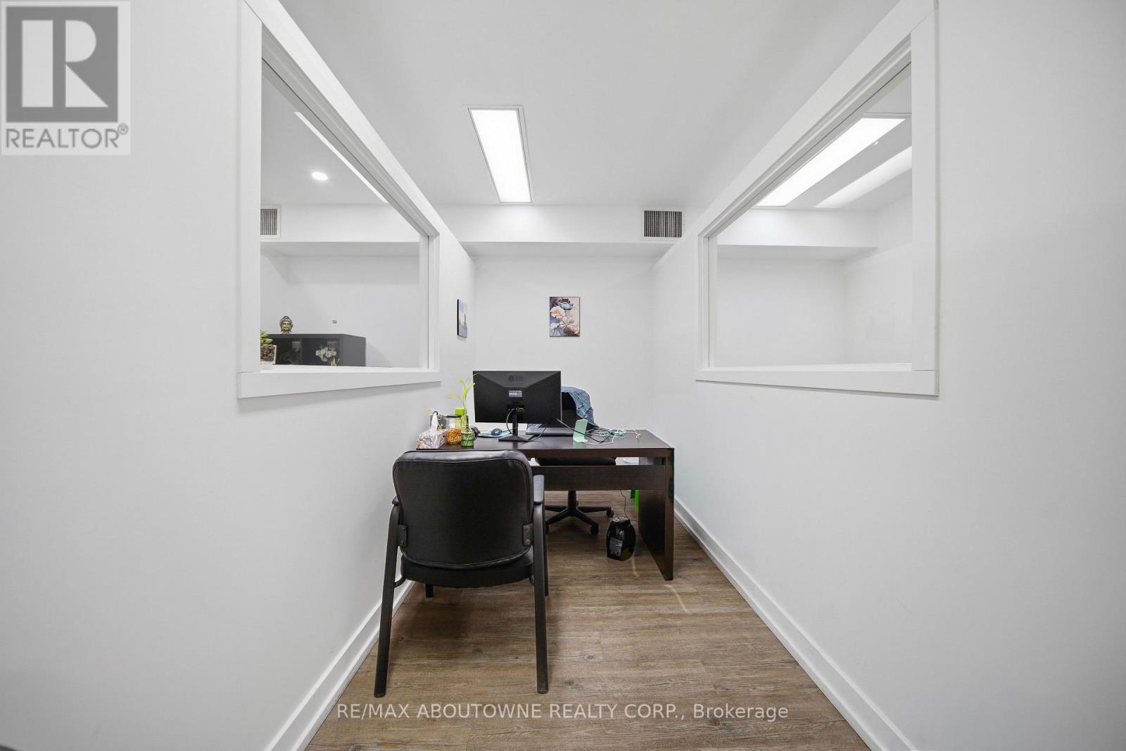 31 - 775 Pacific Road, Oakville, Ontario  L6L 6M4 - Photo 14 - W12839748