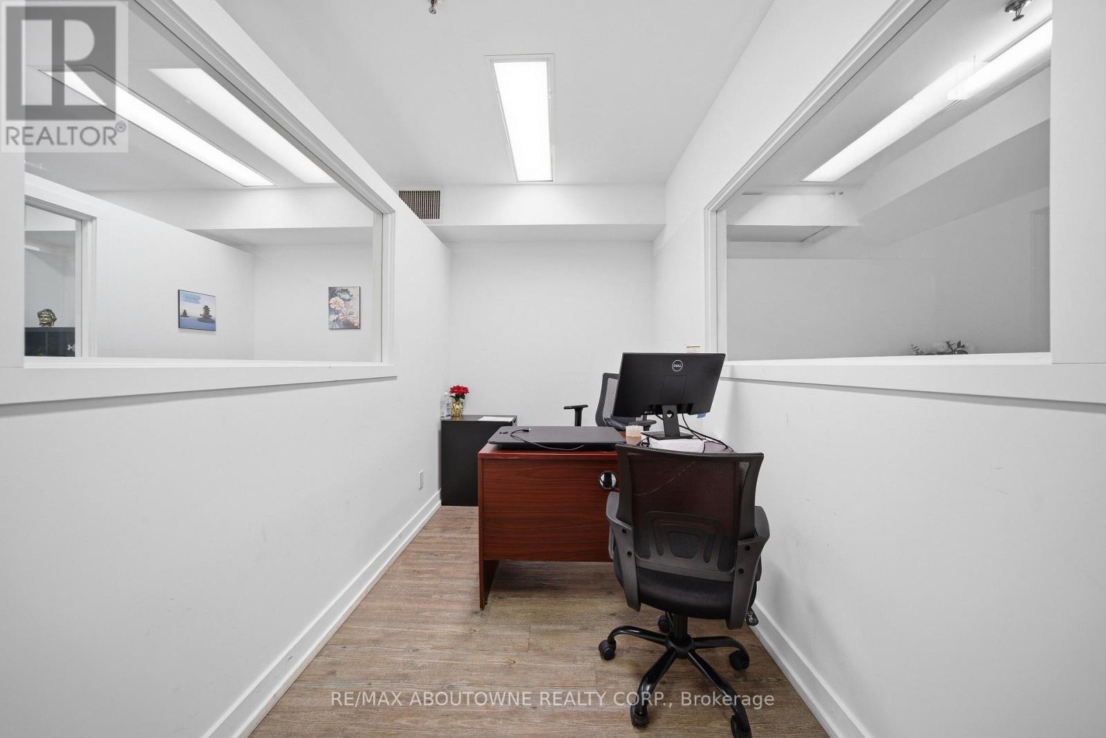 31 - 775 Pacific Road, Oakville, Ontario  L6L 6M4 - Photo 16 - W12839748