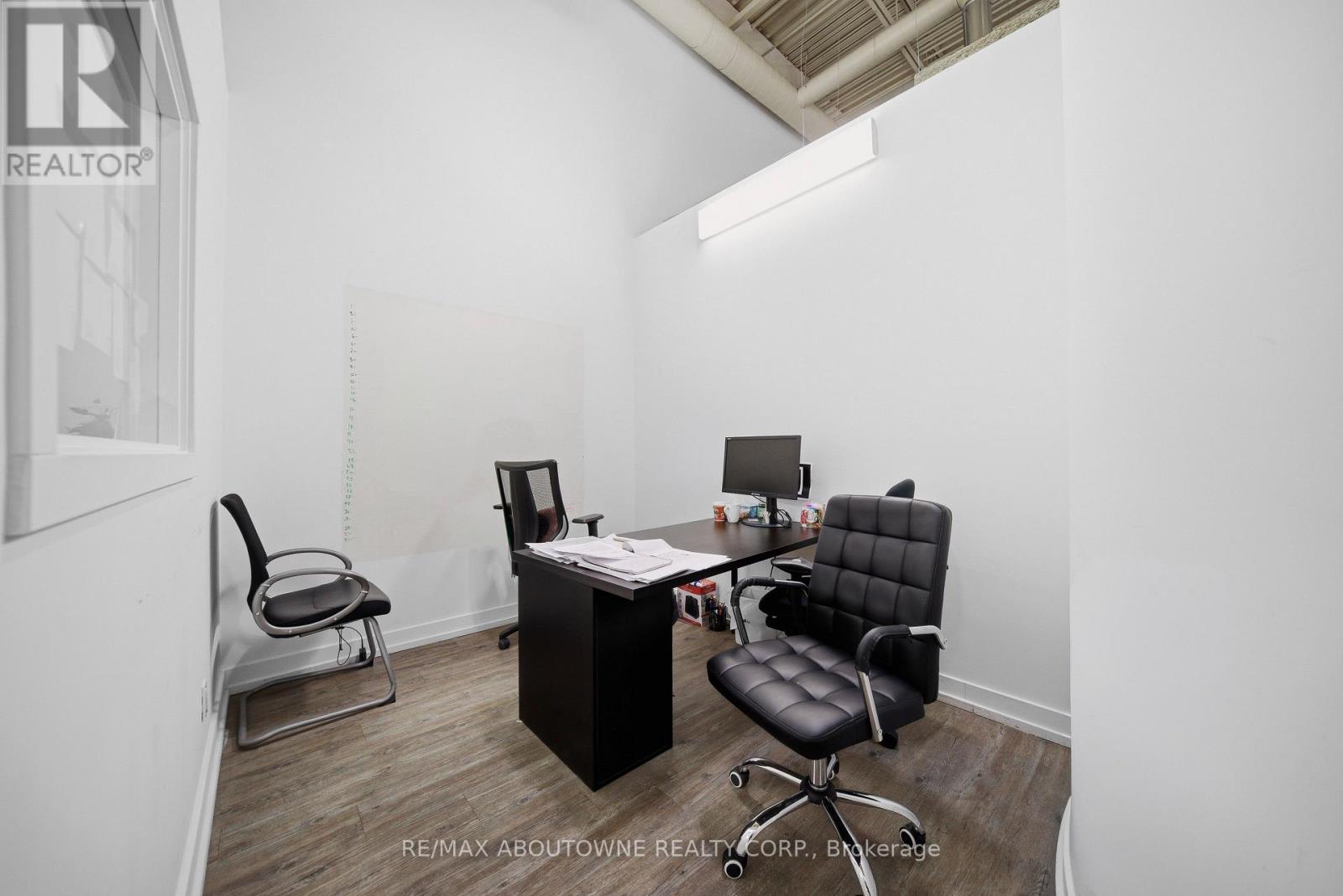 31 - 775 Pacific Road, Oakville, Ontario  L6L 6M4 - Photo 18 - W12839748