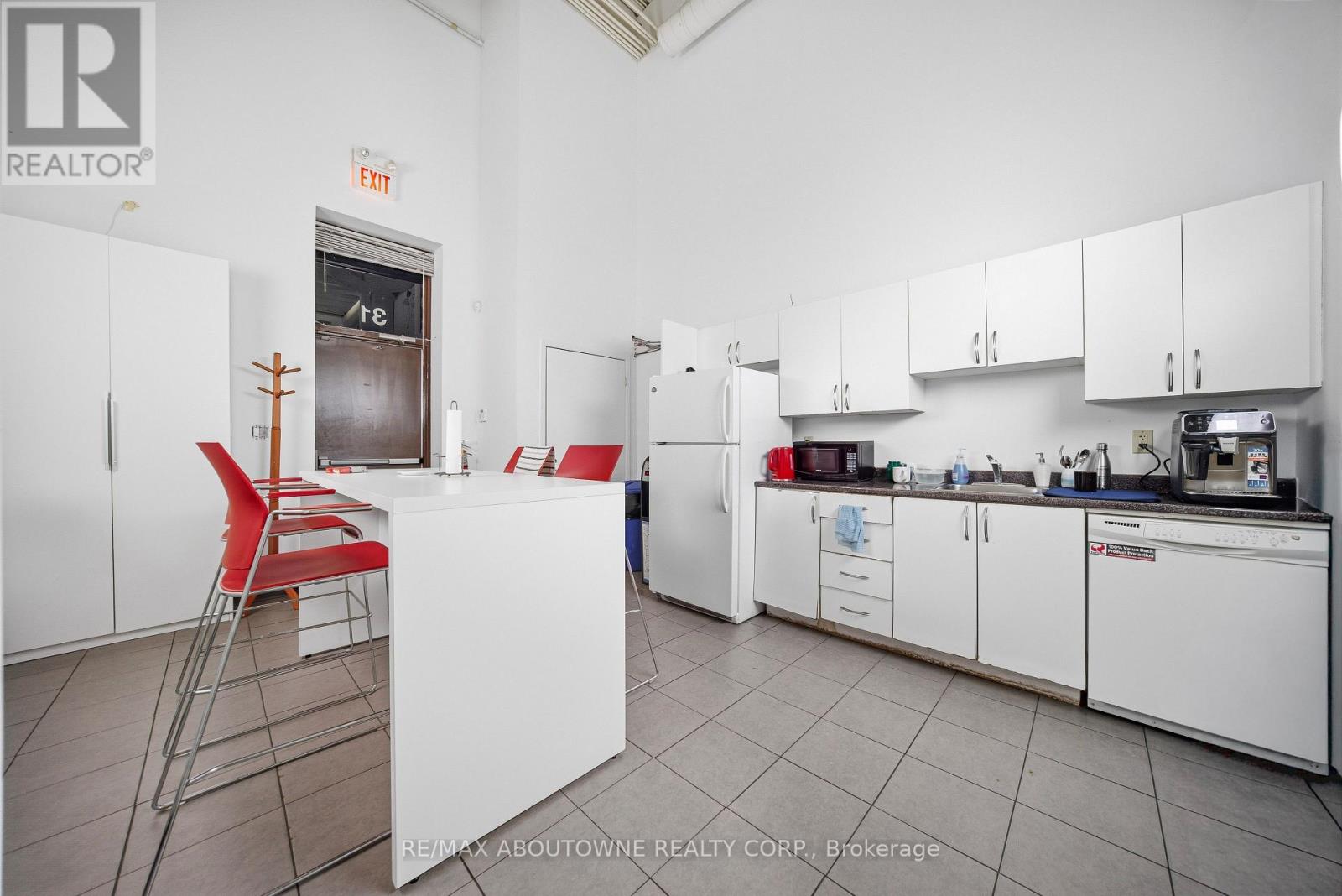 31 - 775 Pacific Road, Oakville, Ontario  L6L 6M4 - Photo 22 - W12839748