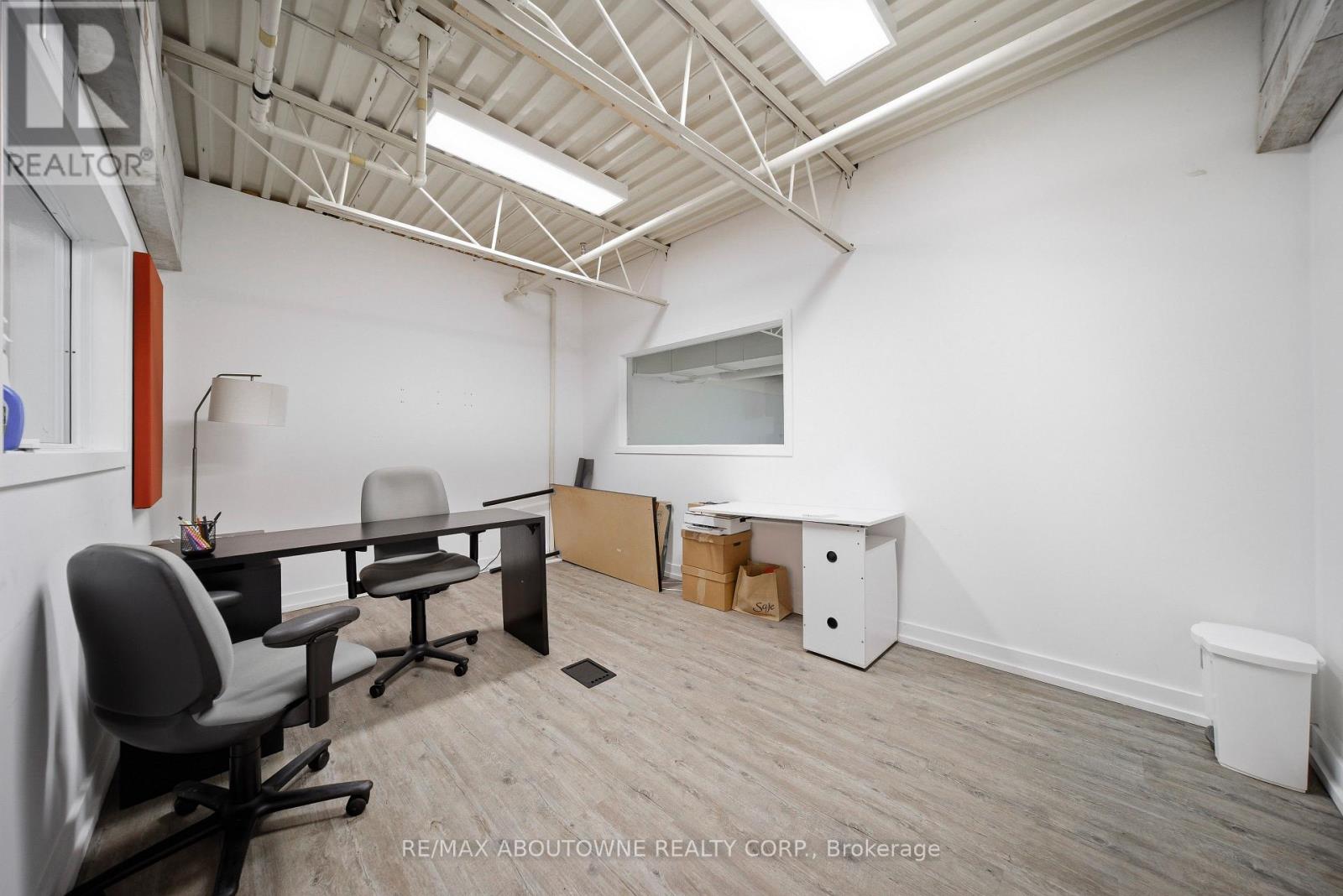 31 - 775 Pacific Road, Oakville, Ontario  L6L 6M4 - Photo 34 - W12839748