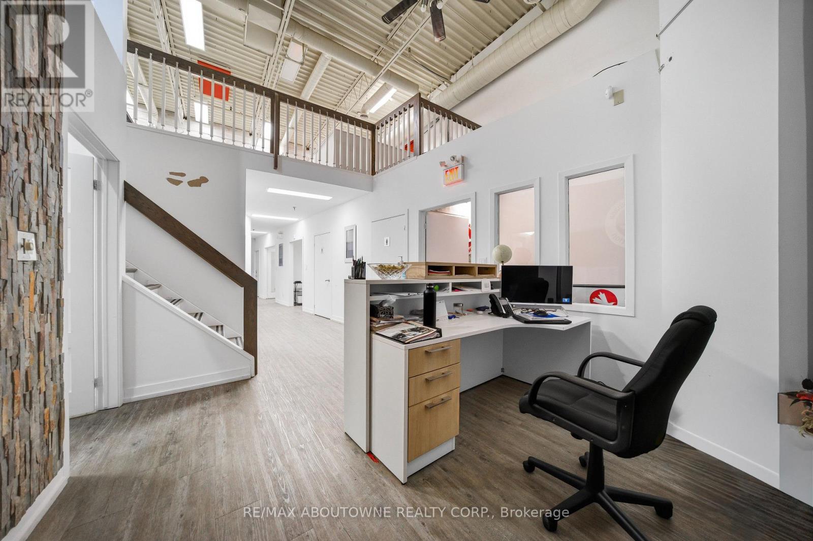 31 - 775 Pacific Road, Oakville, Ontario  L6L 6M4 - Photo 5 - W12839748