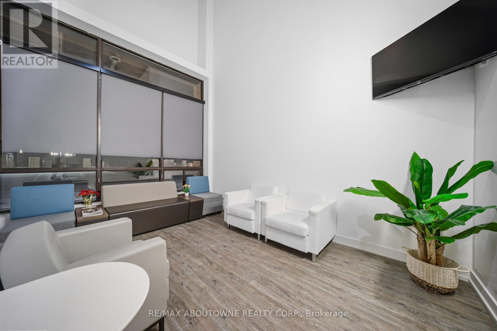 31 - 775 Pacific Road, Oakville, Ontario  L6L 6M4 - Photo 7 - W12839748