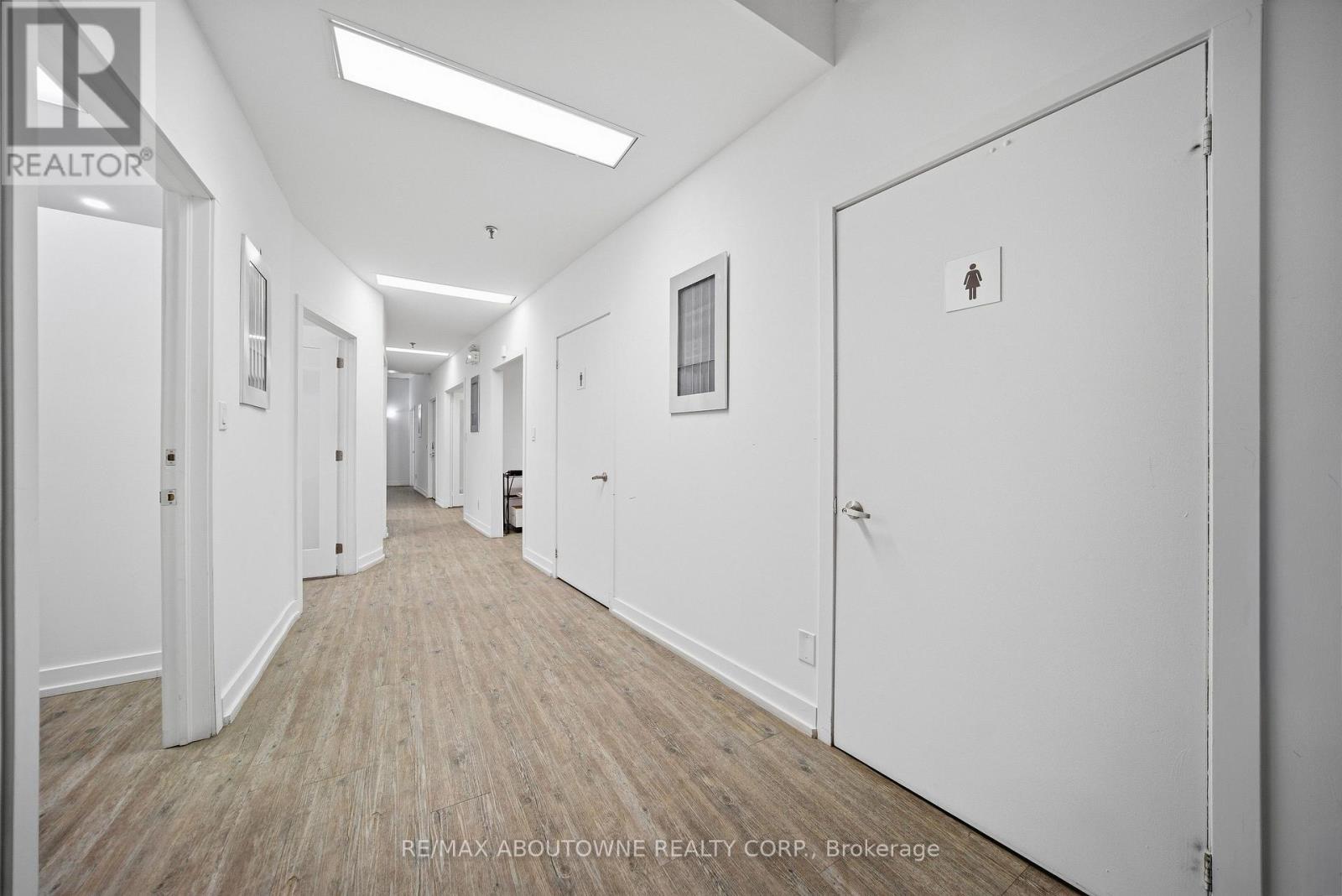 31 - 775 Pacific Road, Oakville, Ontario  L6L 6M4 - Photo 9 - W12839748