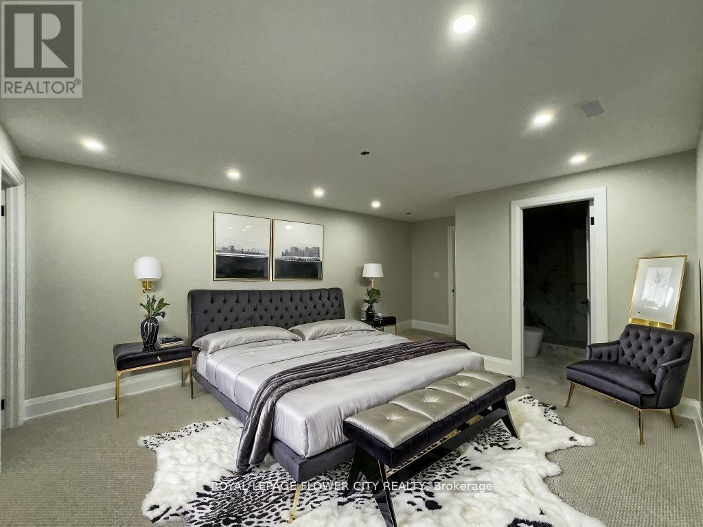 1264 St Marys Avenue, Mississauga, Ontario  L5E 1H7 - Photo 15 - W12839752