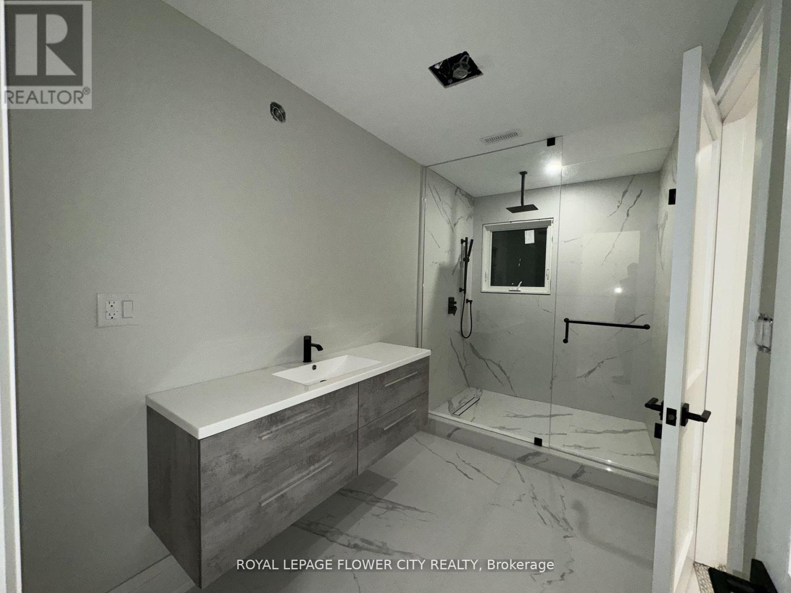 1264 St Marys Avenue, Mississauga, Ontario  L5E 1H7 - Photo 26 - W12839752