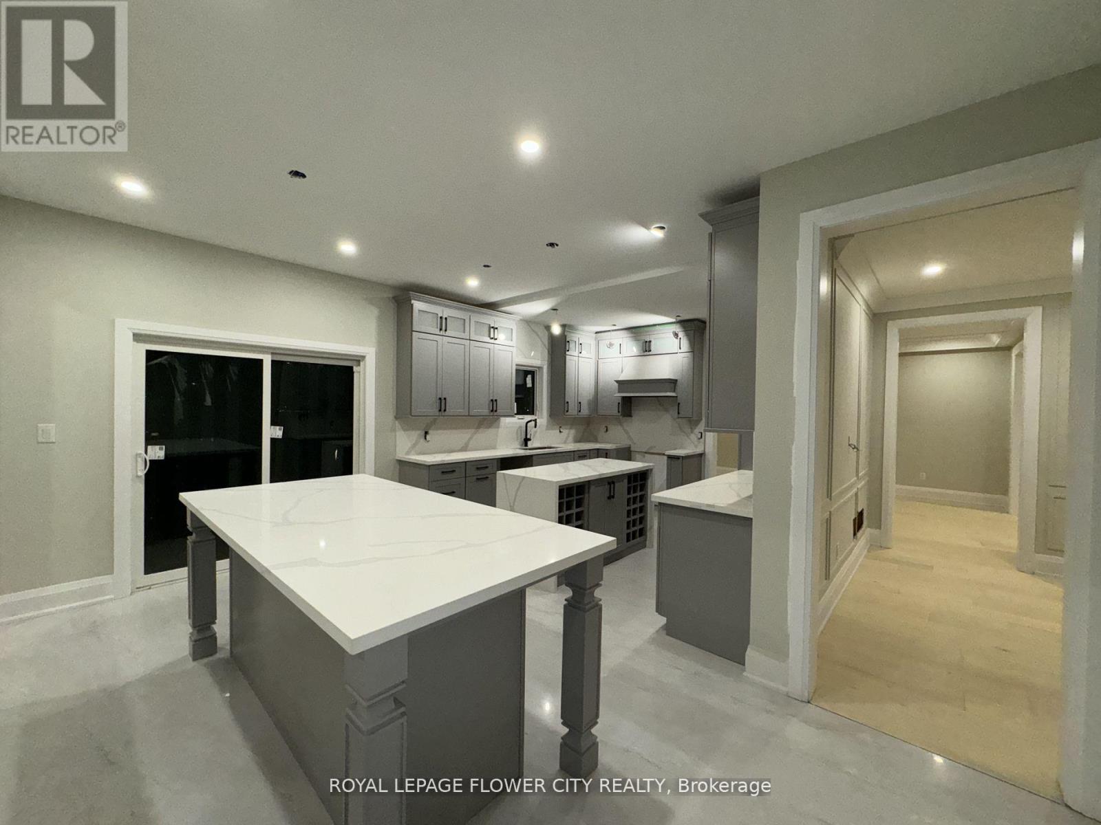 1264 St Marys Avenue, Mississauga, Ontario  L5E 1H7 - Photo 7 - W12839752